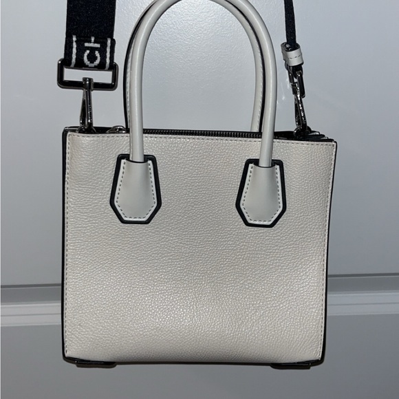 Michael Kors Mercer Pebbled Leather Messenger Bag - crossbody - Picture 3 of 4